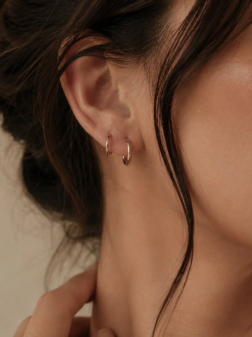 18K Gold Minimal Huggie Hoop Earrings