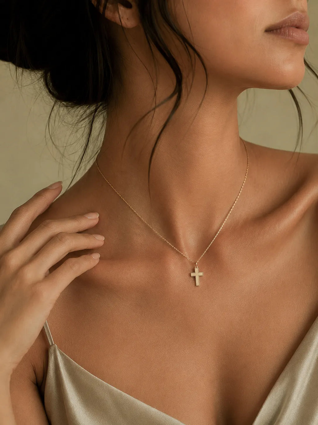 Cross Pendant Necklace in Solid Gold