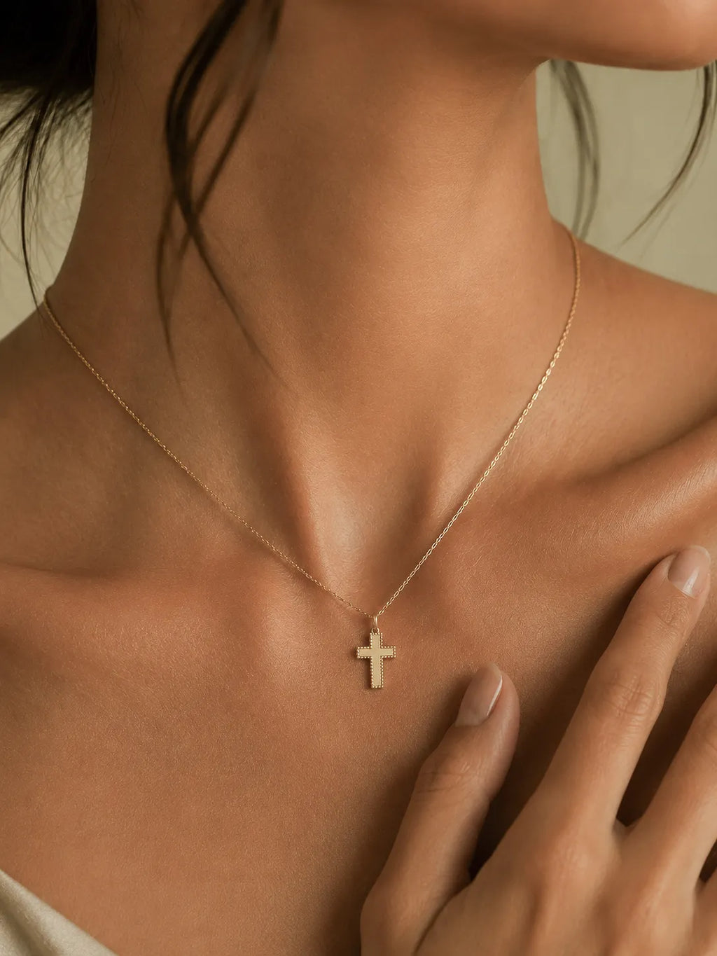 Cross Pendant Necklace in Solid Gold