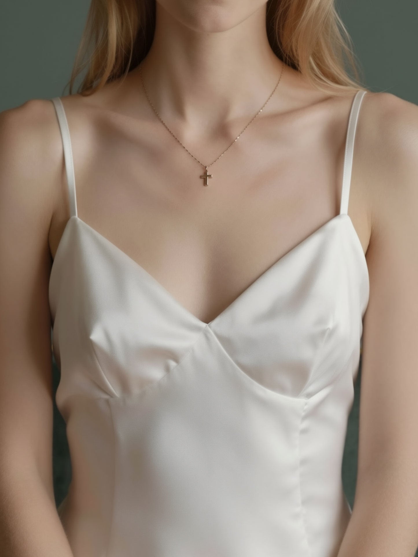 Cross Pendant Necklace in Solid Gold