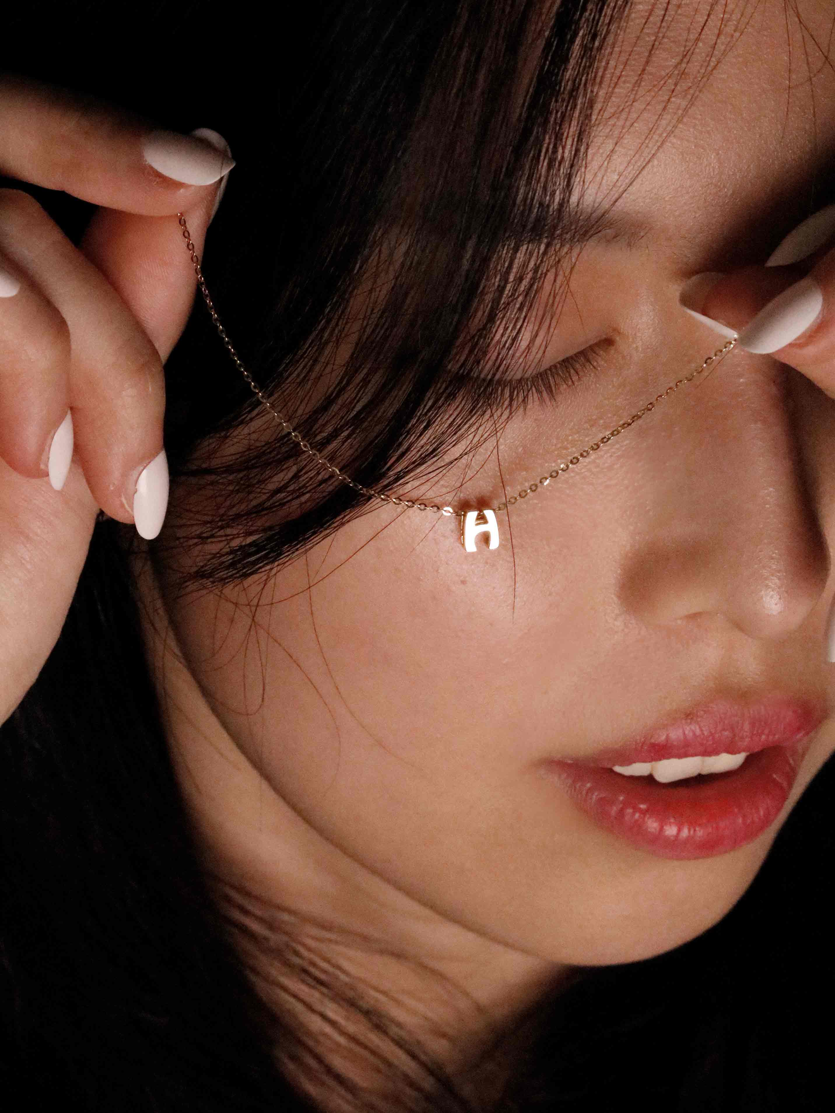 
delicate gold bracelet