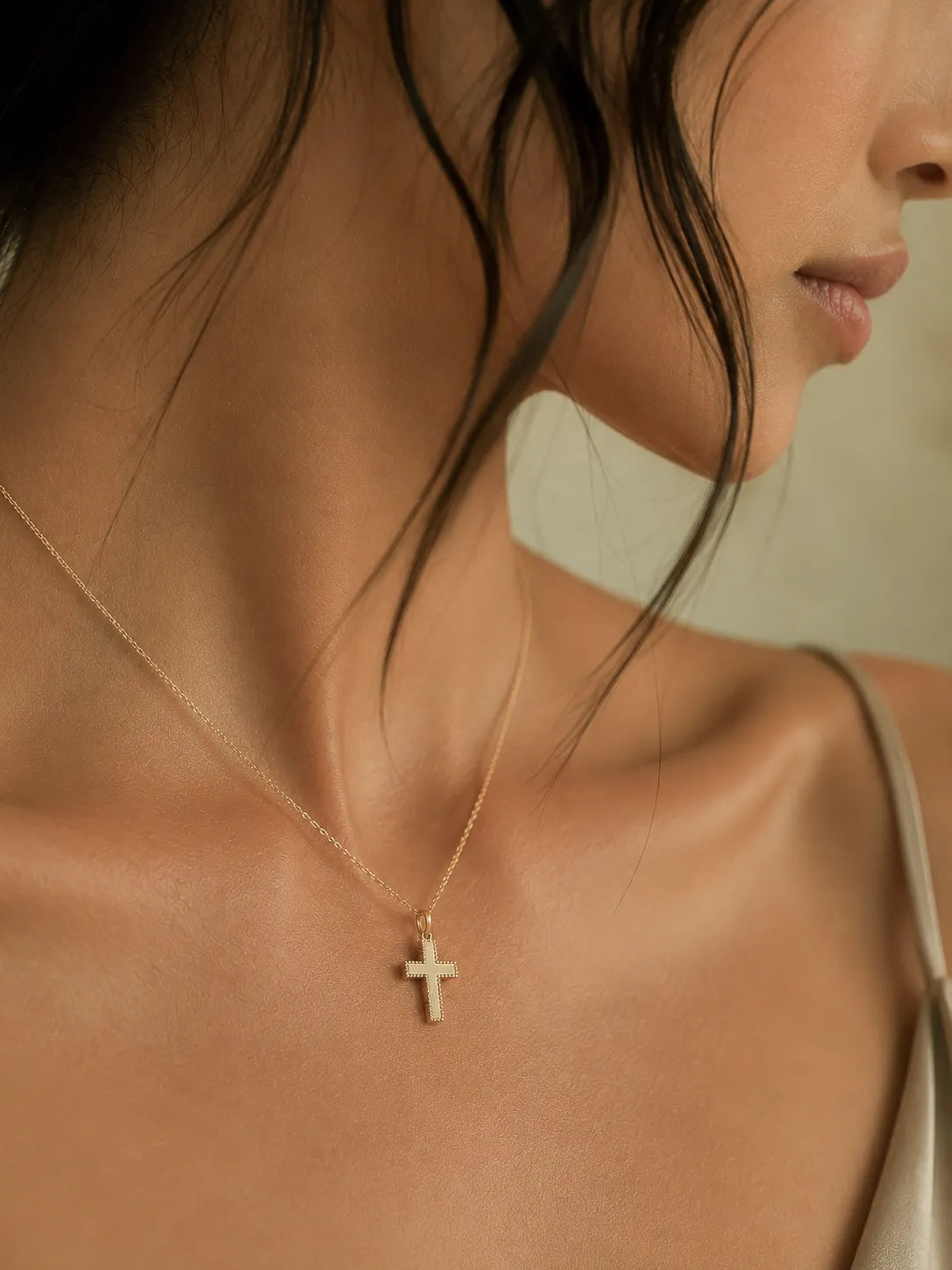 Cross Pendant Necklace in Solid Gold
