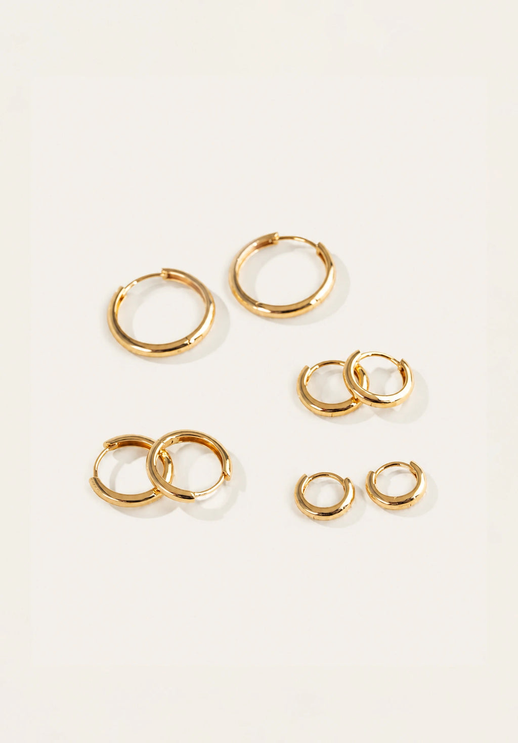 18K Gold Minimal Huggie Hoop Earrings