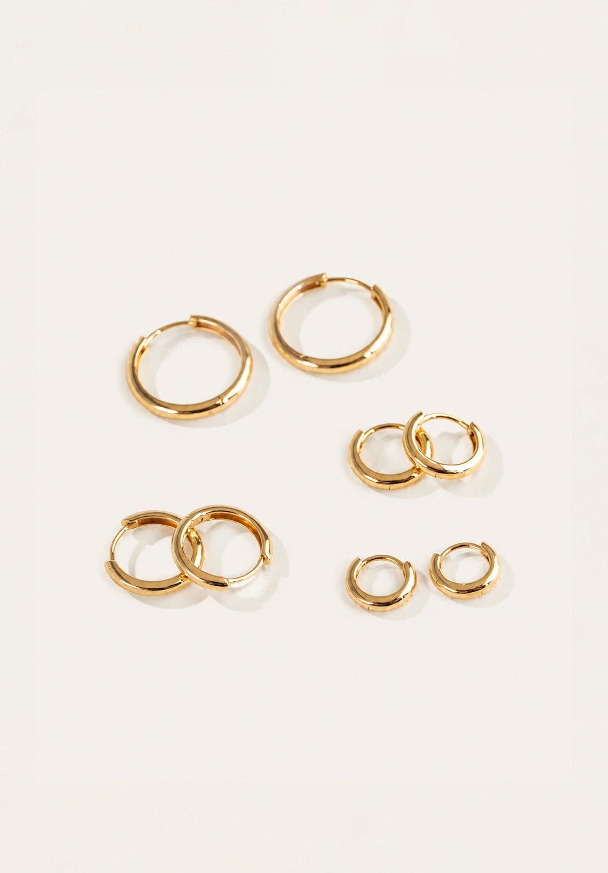 18K Gold Minimal Huggie Hoop Earrings